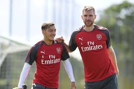 How tall is Per Mertesacker?